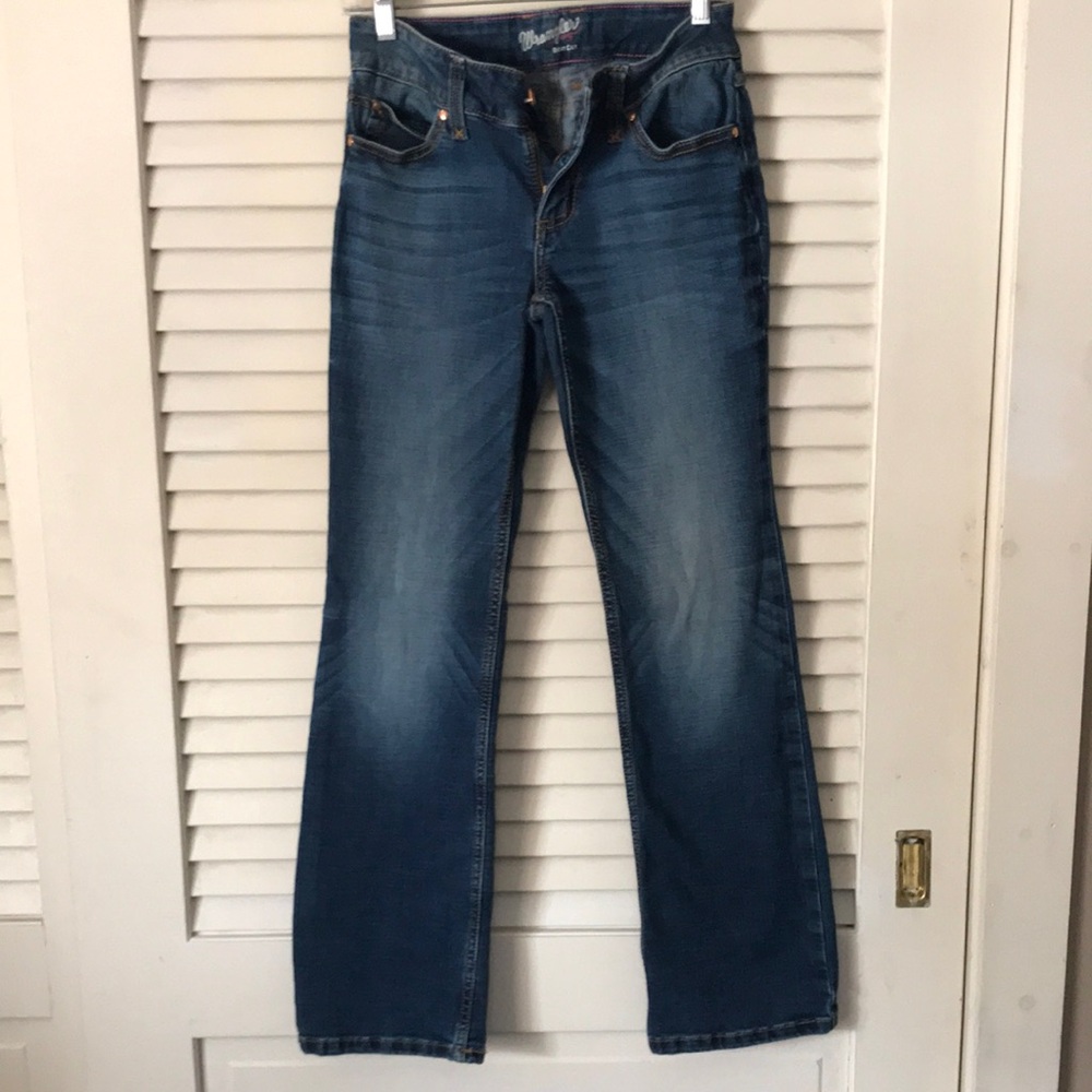 Wrangler Women’s Bootcut Jeans in Medium Blue